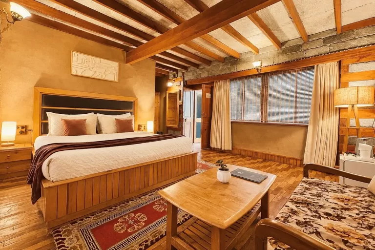 kaathkuni-heritage-cottage-room