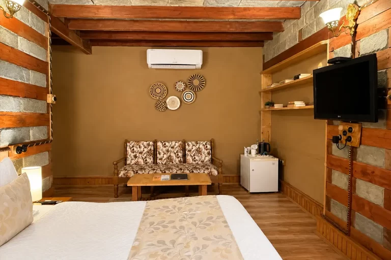 kaathkuni-house-sitting-area-boutique-room